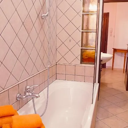 Pm 12 Via Achille Grandi Ferienhaus